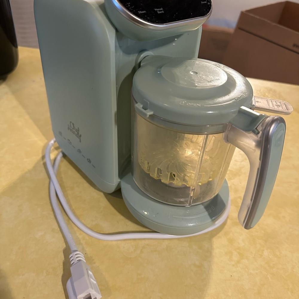 Baby food maker, steamer and warmer. Great used condition. Cleaned & sterilized.